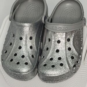 CROCS Womens 9 - Mens 7 Glittery Silver Clogs
